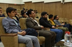 67a83e75deeb1_اکران%20و%20نقد%20و%20بررسی%20فیلمها%20و%20تقدیر2%20(7).JPG